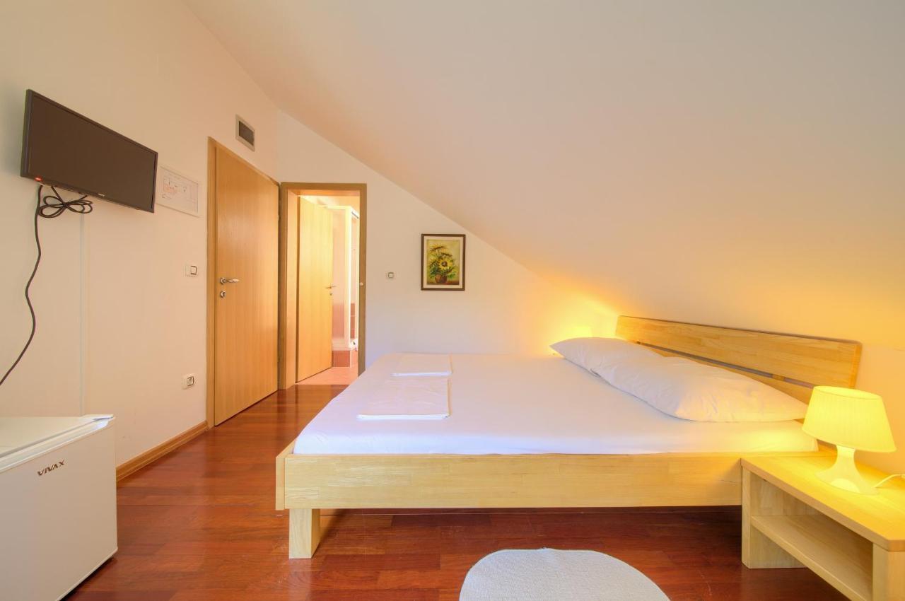 Bed&Breakfast Lucija Bed & Breakfast Punat Exterior photo