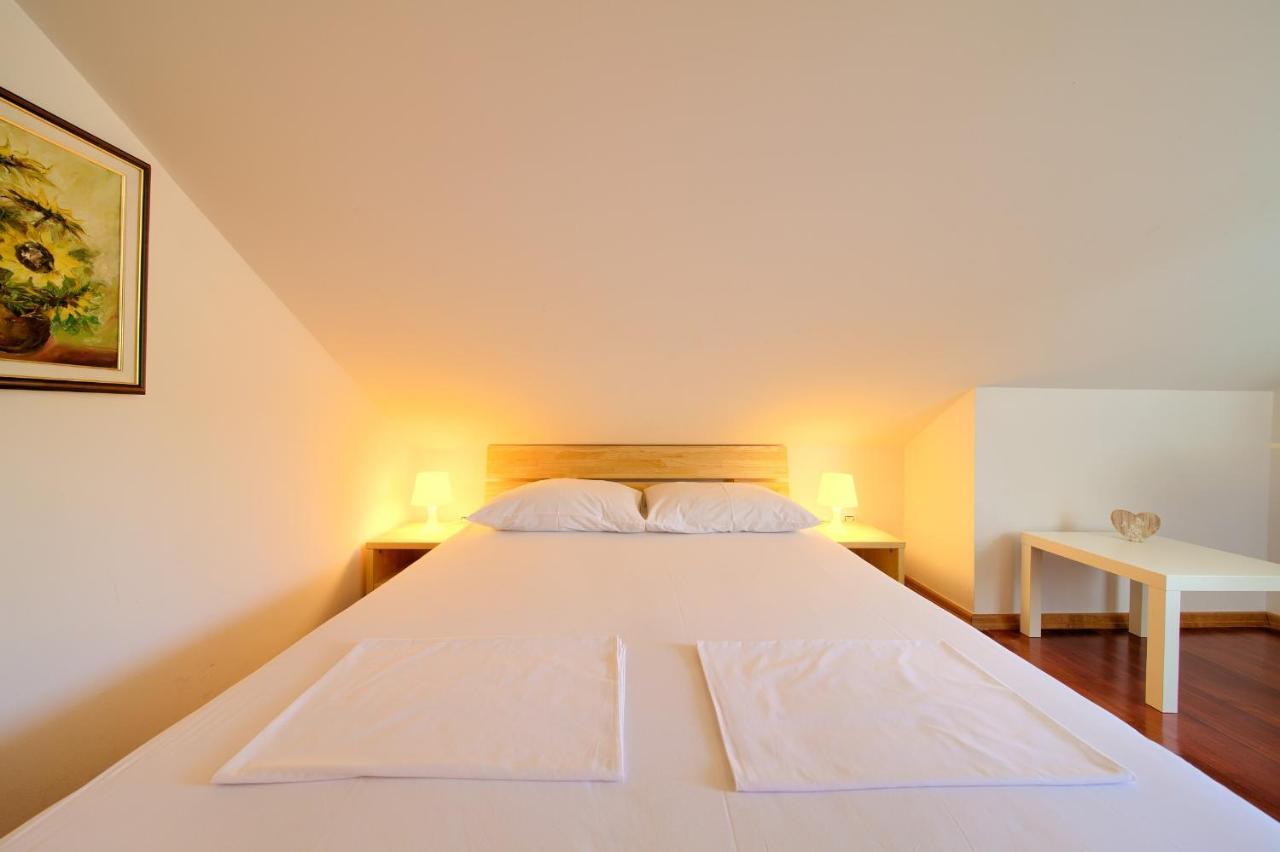 Bed&Breakfast Lucija Bed & Breakfast Punat Exterior photo