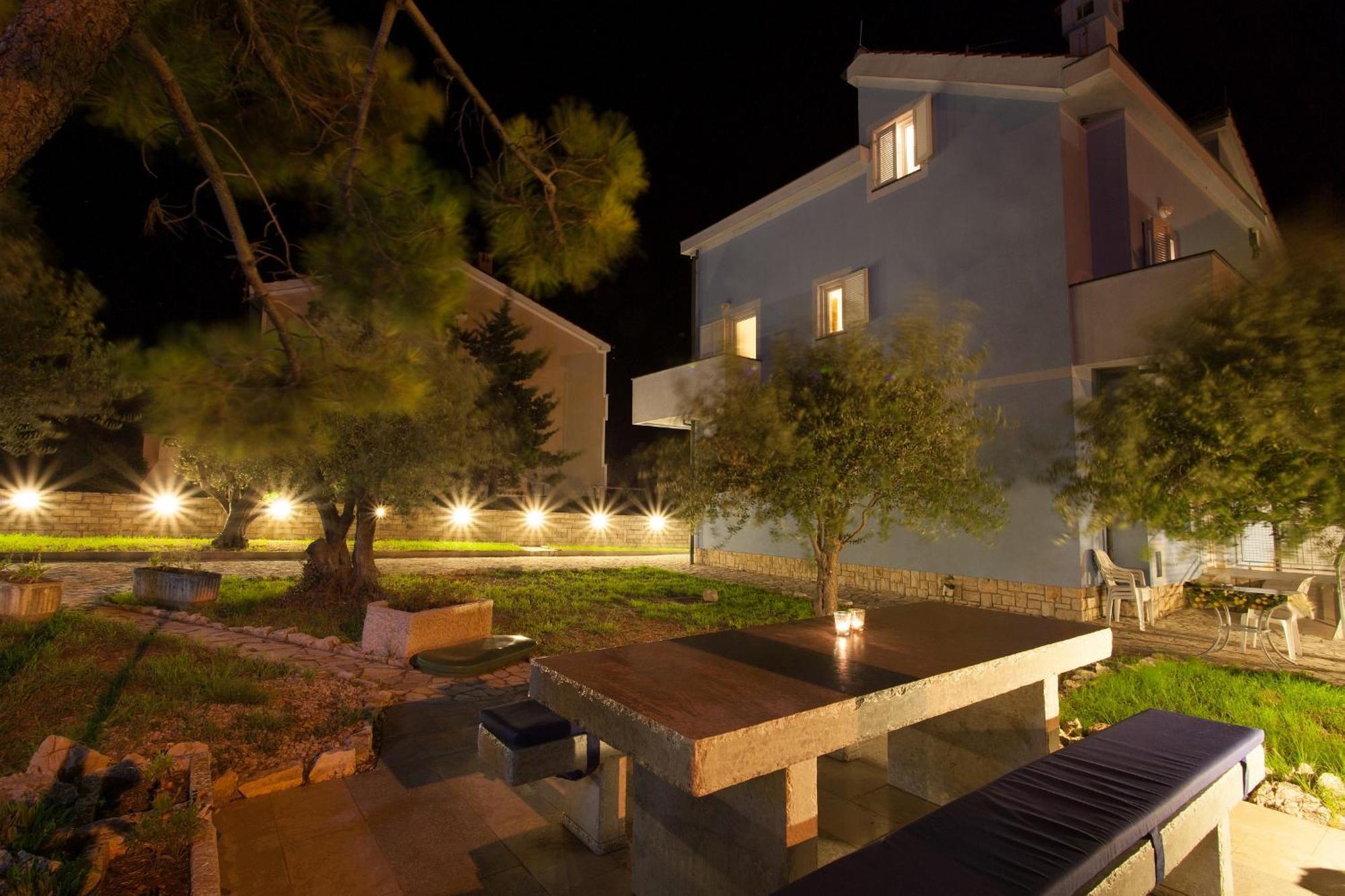 Bed&Breakfast Lucija Bed & Breakfast Punat Exterior photo